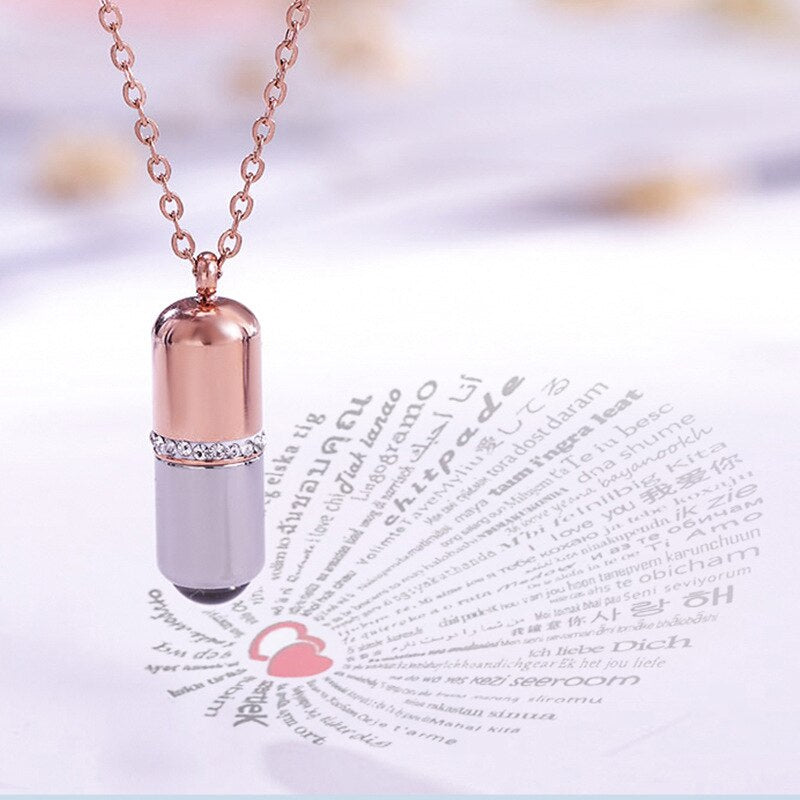 YUN RUO Trenday Letter V Pendant Necklace Rose Gold Color Titanium