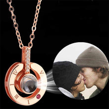 Carica l&#39;immagine nel visualizzatore di Gallery, Custom Photo Projection Necklace
