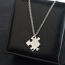 Carica l&#39;immagine nel visualizzatore di Gallery, 4 Piece Interlocking Puzzle Necklace set
