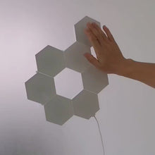 Carica e avvia il video nel visualizzatore di galleria, Multi-coloured LED Touch Sensitive Hexagon Lamp
