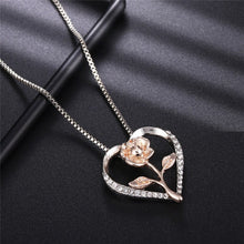 Carica l&#39;immagine nel visualizzatore di Gallery, Rose Heart Necklace
