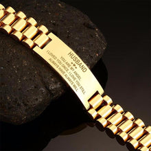 Carica l&#39;immagine nel visualizzatore di Gallery, Custom Engraved Mens Bracelet
