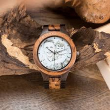 Carica l&#39;immagine nel visualizzatore di Gallery, Custom Photo Wooden Watch
